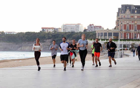 photo d'un running sur la plage à biarritz