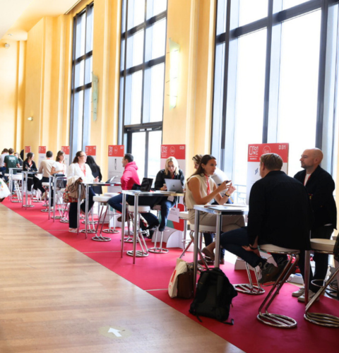 Join the startups village One to One Expérience Client 